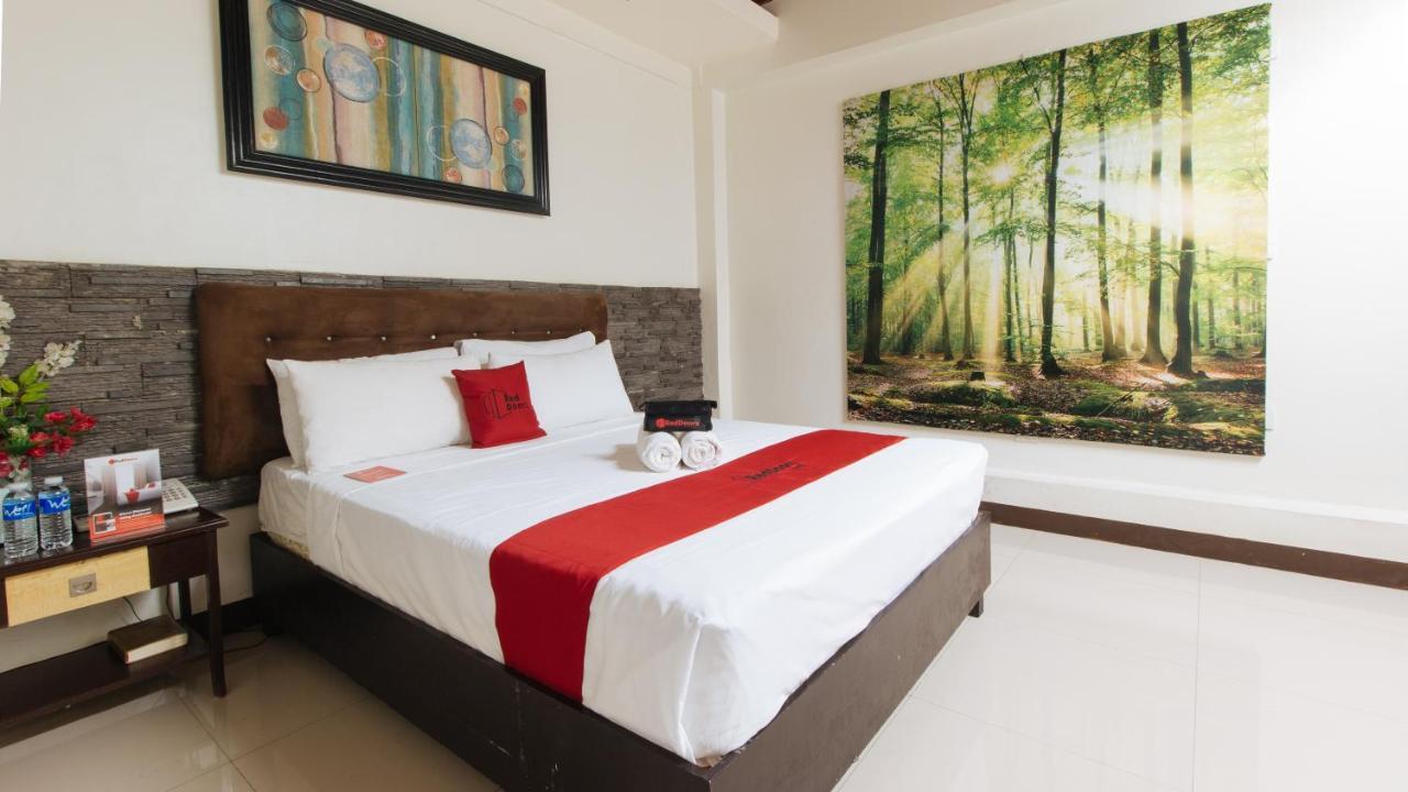 Reddoorz Plus @ Melsol Metro Vigan City Exterior foto